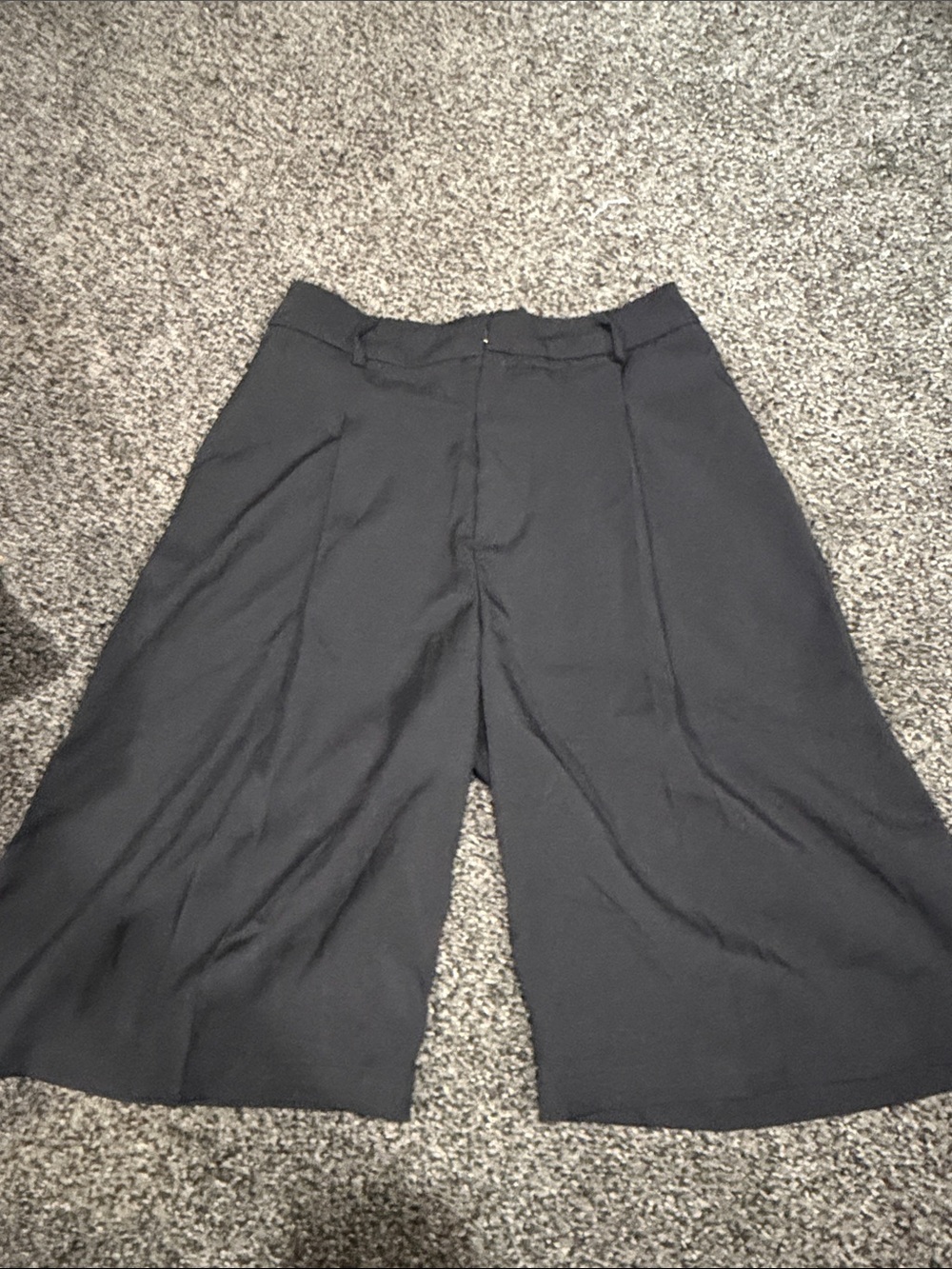 Forever 21 Black Wide-Leg Cargo Shorts